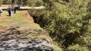 Mu�la'da ac� olay! 10 metrelik u�urumdan d��en gen� can verdi