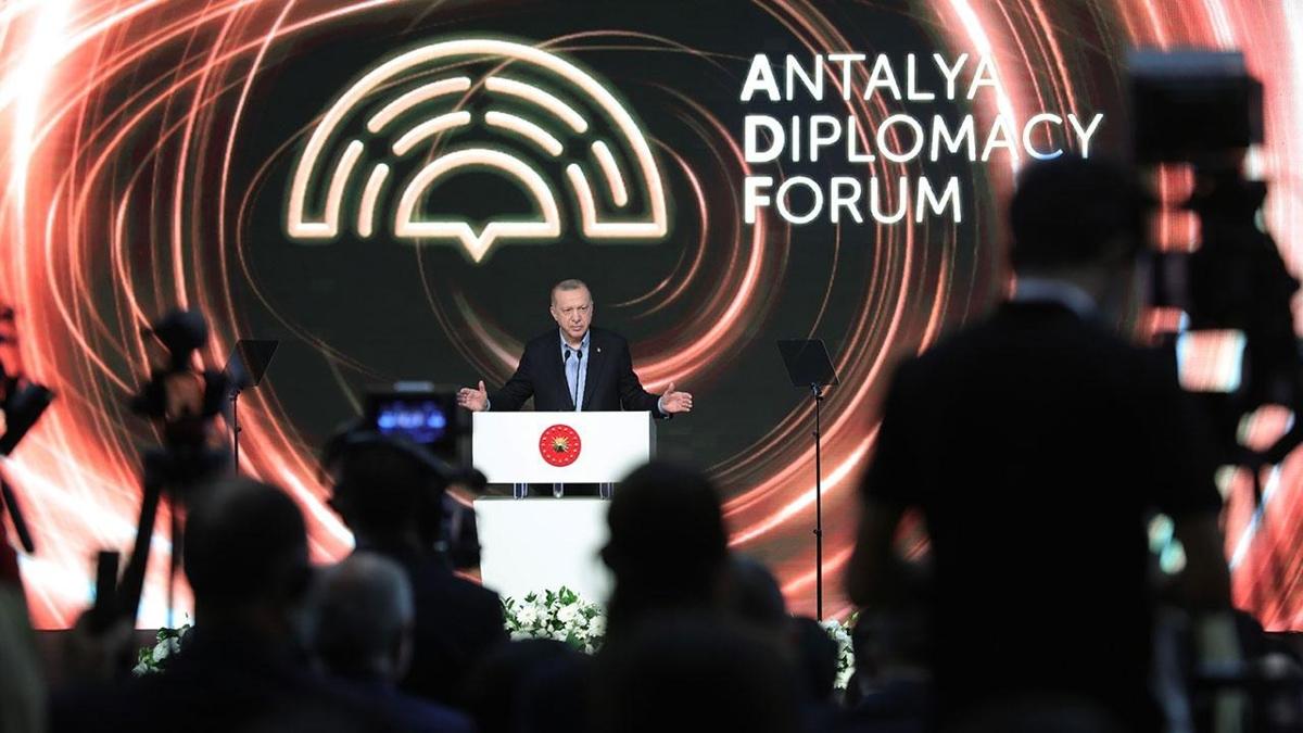 Türkiye diplomasi trafiğine hazırlanıyor! Liderler Antalya'da buluşacak