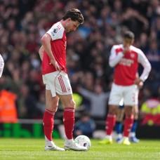 Arsenal yara ald�, Manchester City umutland�!