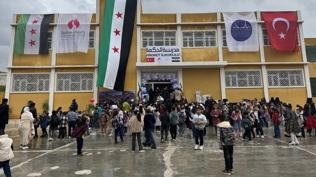 �dlib'te sava�ta zarar g�ren okulda T�rkiye'nin deste�iyle yeniden e�itim ba�lad�