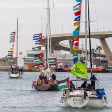 �nsanl�k onuru �spanya'dan demir ald�: K�resel Sumud Filosu Gazze'ye do�ru yola ��kt�