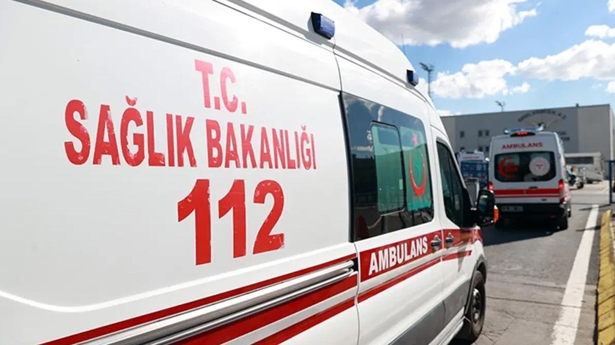 Mersin'de 2 otomobil birbirine girdi: 1 �l�, 5 yaral�