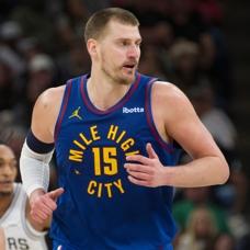 Nikola Jokic NBA tarihini yeniden yazd�