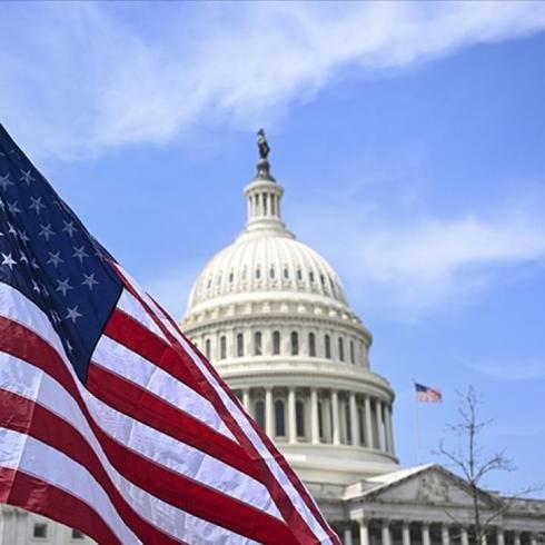 ABD kongresinde deprem: �stifa karar� g�ndemi alt �st etti