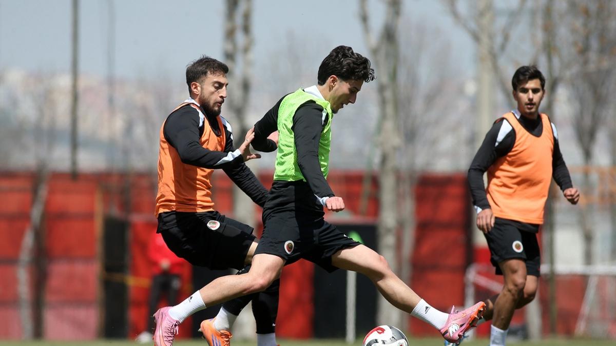 Gen�lerbirli�i, Galatasaray mesaisine ba�lad�