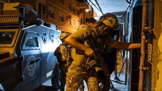 Kahramanmara�'ta nefes kesen operasyon! Adeta cephanelik ��kt�: 275 ki�i paketlendi