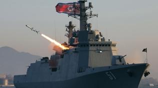 Kuzey Kore'den d�nyaya g�zda��: 5 f�ze birden f�rlat�ld�