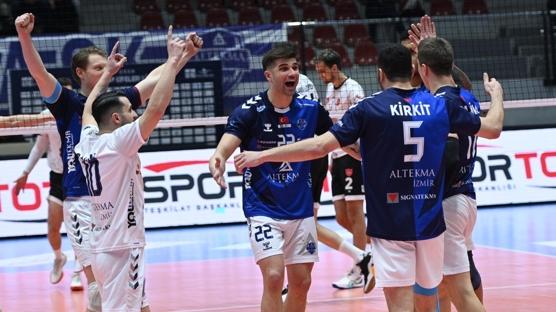 Altekma'n�n konu�u �stanbul Gen�lik