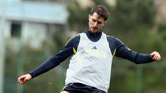 Fenerbah�e, Rizespor ma��n�n haz�rl�klar�n� s�rd�rd�