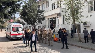 Kahramanmara�'taki orta okul sald�r�s�na siyasilerden tepki: Evlatlar�m�z�n ve ailelerimizin yan�nday�z