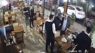 CHP'li Ataman'�n kovuldu�u restoranda silah sesleri