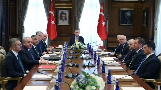 Y�K'te g�ndem okullarda sald�r�lar