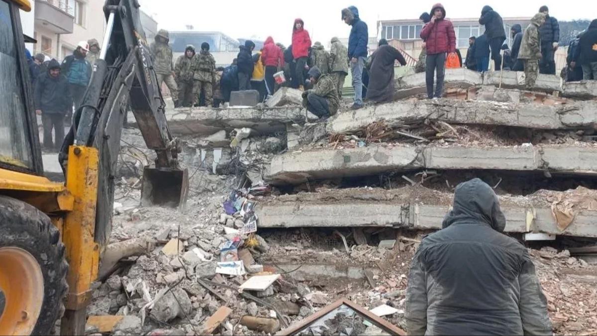 31 kişiye mezar olmuştu... Özelif Sitesi'nin yıkılmasına ilişkin davaya devam edildi