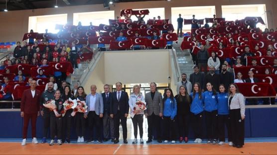 A Milli Kadın Futbol Takımı, Sinop'ta öğrencilerle buluştu