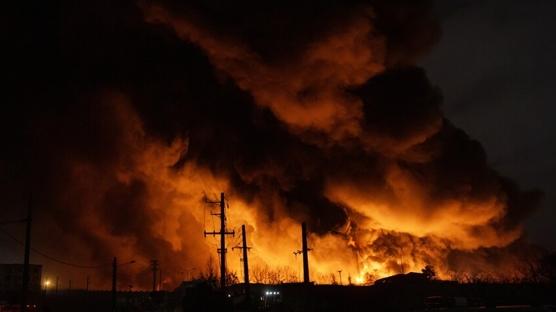 Avustralya'da yakıt krizi: Petrol rafinerisi alevlere teslim oldu