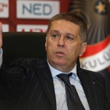 Gen�lerbirli�i Ba�kan�'ndan hakem tepkisi! �2 haftada bir ayn� isim�