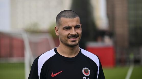 Gen�lerbirli�i kalecisi Velho'dan U�urcan �ak�r s�zleri: D�nya �ap�nda kaleci