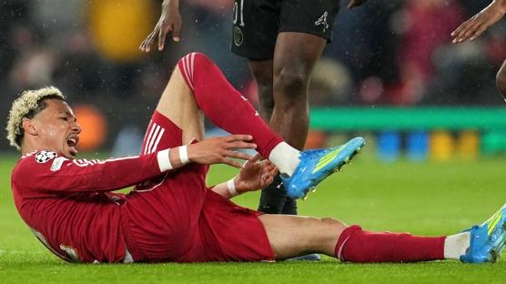 Hugo Ekitike'den k�t� haber! Sezonu kapatt�