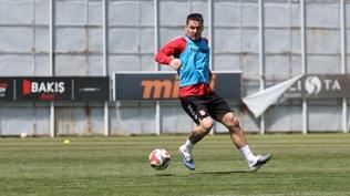 Sivasspor'a Rey Manaj m�jdesi! Tak�mla �al��malara ba�lad�