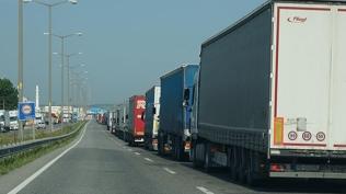 Tırın içinden adeta mağaza çıktı! 3 bin 125 kaçak güneş gözlüğü ele geçirildi