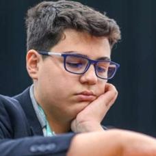 Ya��z Kaan Erdo�mu� satran�ta tarih yazd�! En gen� b�y�kusta oldu