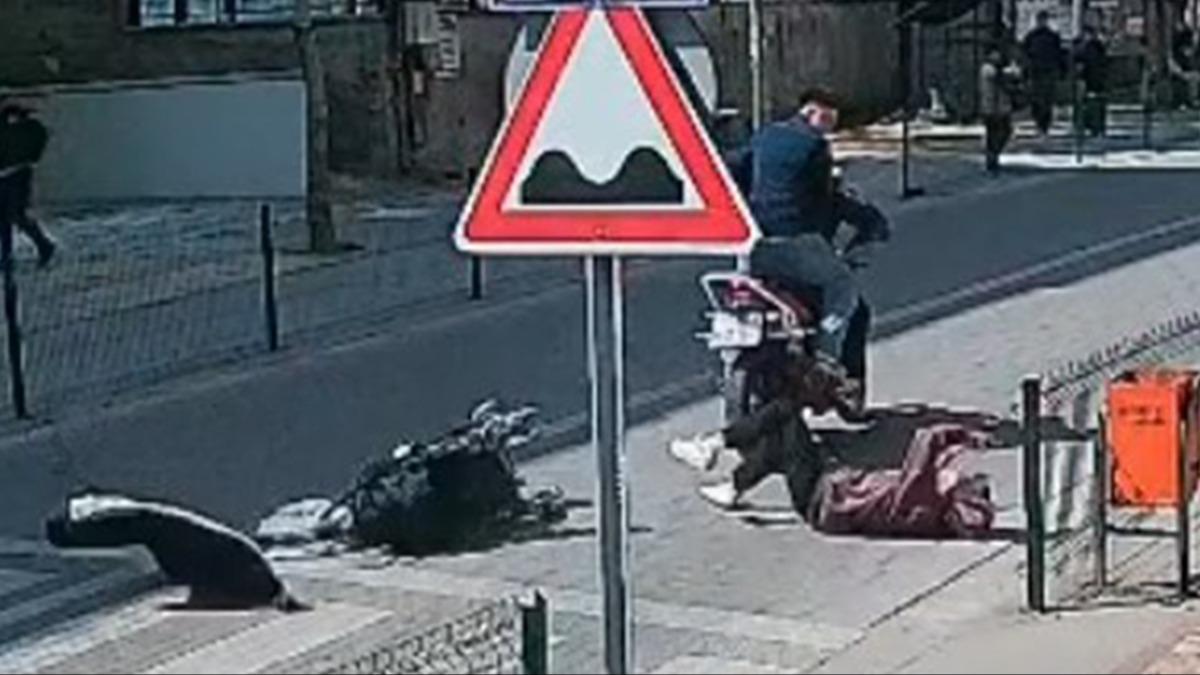 Yaya geçidinde korkunç kaza: Motosikletli anne ve 2 yaşındaki bebeğini ezdi