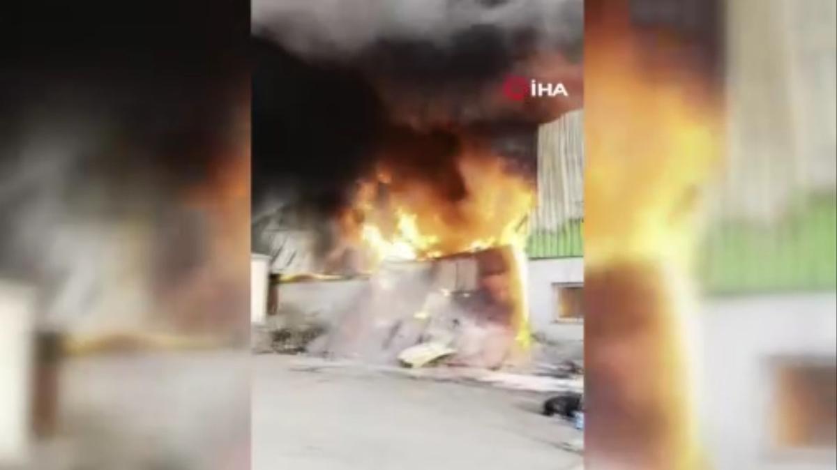 Adana'da geri d�n���m fabrikas�nda yang�n! Patlama sesleri geliyor