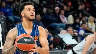 Anadolu Efes, Yunanistan deplasman�nda