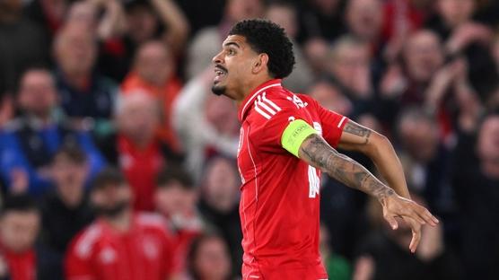 Nottingham Forest yar� finalde! Porto'yu eleyip tur atlad�