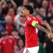 Nottingham Forest yar� finalde! Porto'yu eleyip tur atlad�