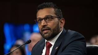 ABD'de FBI endi�esi! Patel'in 'g�zle g�r�l�r sarho�lu�u' g�ndemde