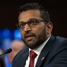 ABD'de FBI endi�esi! Patel'in 'g�zle g�r�l�r sarho�lu�u' g�ndemde