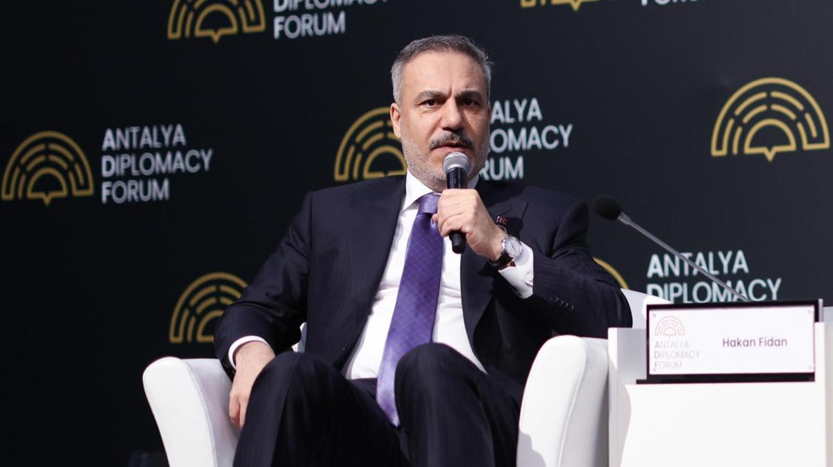 Bakan Fidan'dan bar�� i�in diyalog �a�r�s�: Uluslararas� d�zen ��kmeye ba�lad�