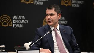 Bakan Kurum: Fosil yak�tlardan uzakla�mak, temiz enerjiye ula�mak zorunday�z
