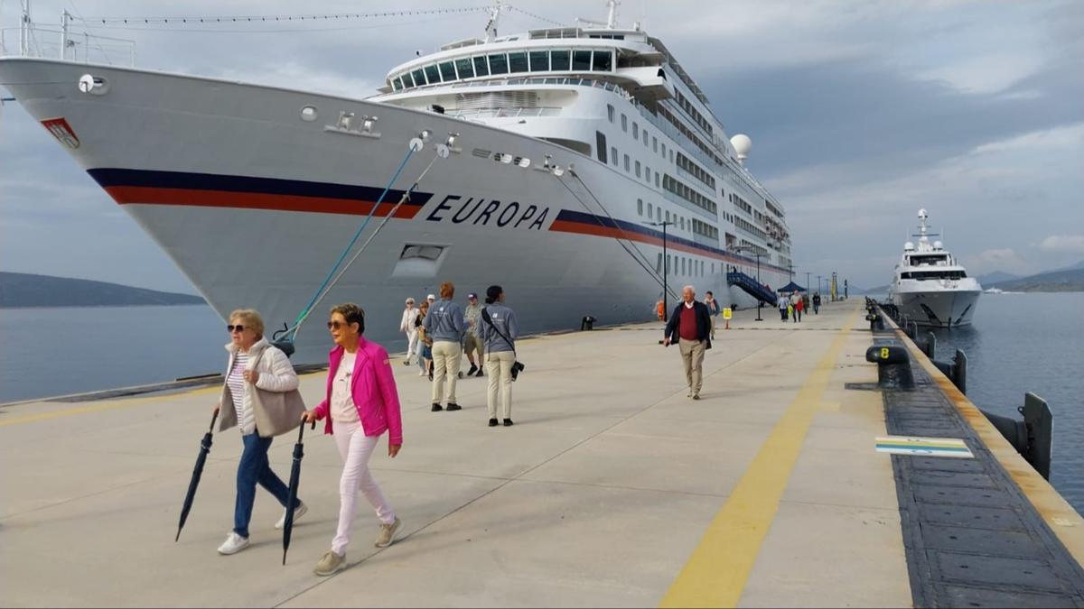 Bodrum'a turist ak�n�: Kruvaziyerle 357 turist geldi