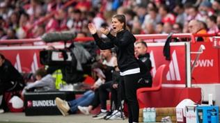 Bundesliga'n�n ilk kad�n teknik direkt�r�, kariyerine ma�lubiyetle ba�lad�