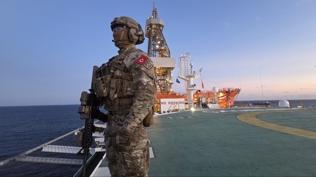 Mehmet�ik sahada! Somali'de sondaj gemilerimize tam koruma