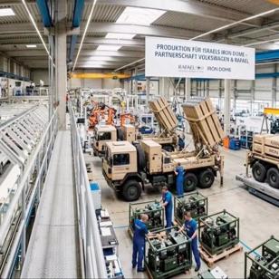 Otomotiv devleri direksiyonu bombaya k�rd�