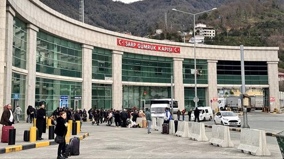 Sarp S�n�r Kap�s�'nda 2026 y�l�n�n ocak-mart d�neminde 919 bin 876 yolcu ge�ti