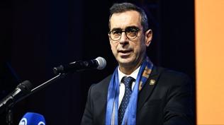 Beklenmedik beraberli�i yorumlad�