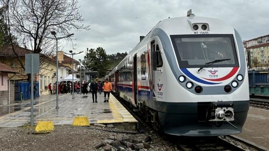 Turistik Tuz Ekspresi 2026 sezonunun ilk seferinde �ank�r�'ya geldi