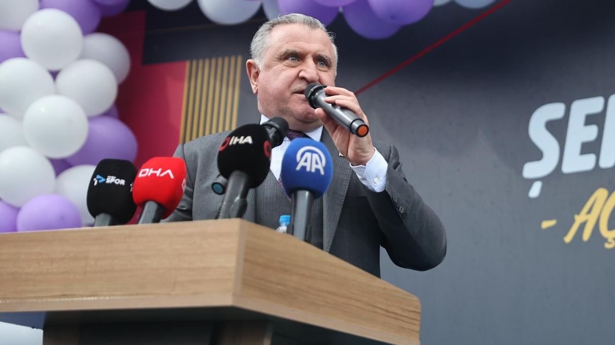 Bakan Bak: Sporun iyile�tirici g�c�n� kullanmam�z laz�m