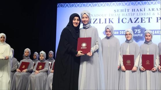 Ba�ak�ehir'de 75 haf�z t�renle icazetlerini ald�