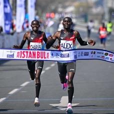 �stanbul Yar� Maratonu'nu erkeklerde Matata, kad�nlarda Gitonga kazand�