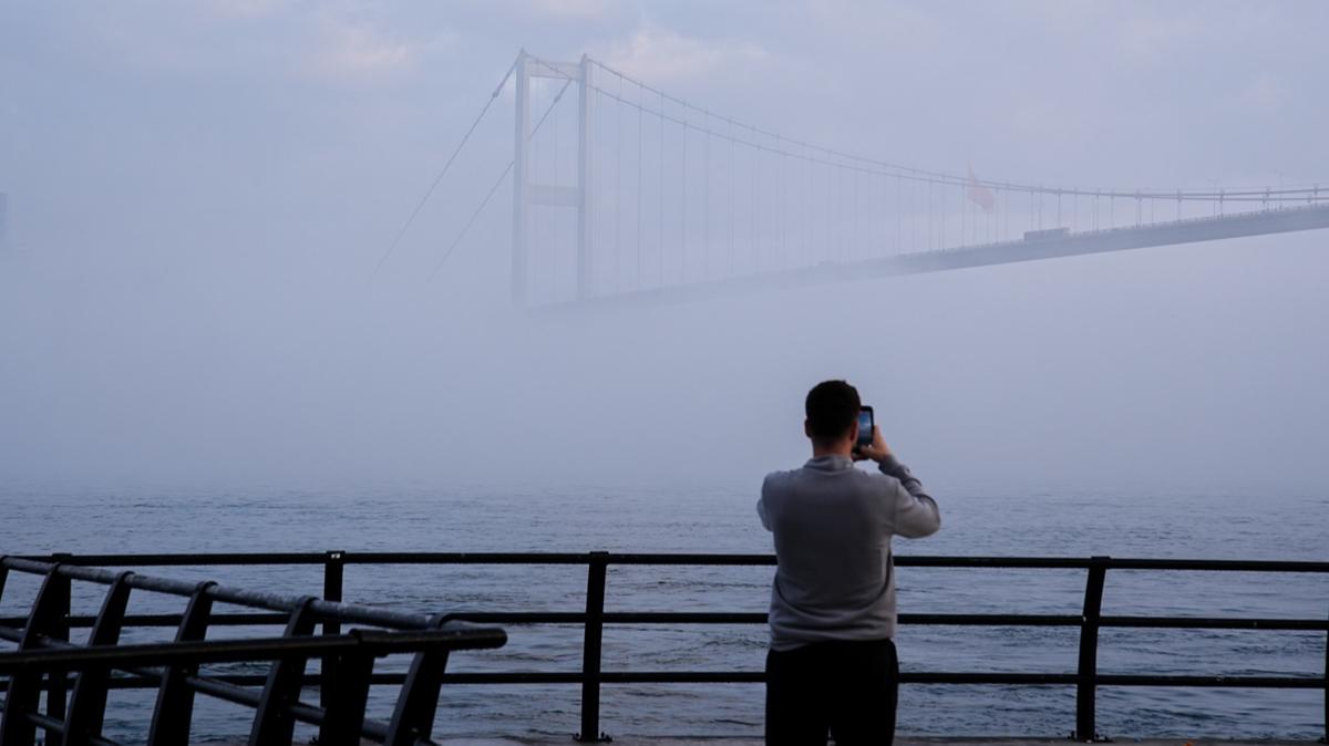 �stanbul'da sis s�rprizi! Bo�az'da ge�i�ler ask�ya al�nd�