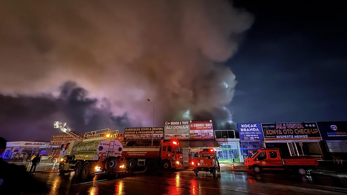 Konya'da lastik�i d�kkan�nda patlama: 2 ki�i yaraland�