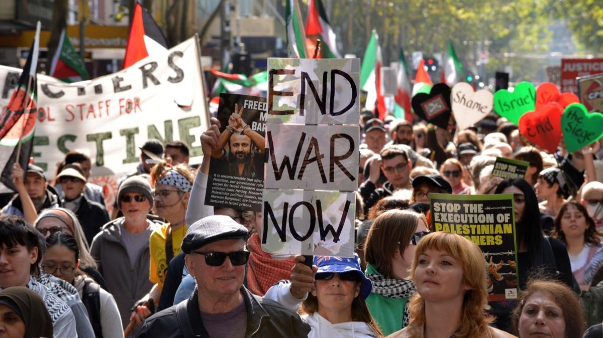 Melbourne`de vicdan ayaklanmas�: �srail`in idam yasas� Avustralya`da protesto edildi
