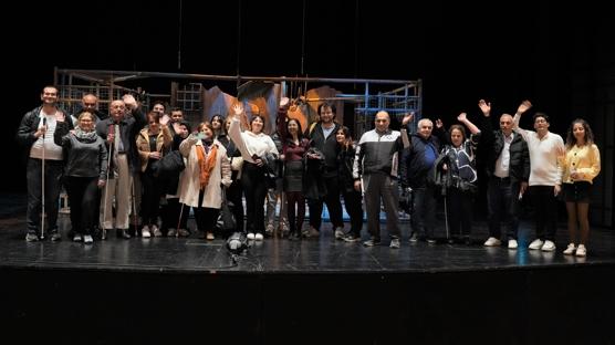 T�rk Telekom'dan 'Eri�ilebilir Tiyatro' projesine 'Ebedi Bar��' ilavesi