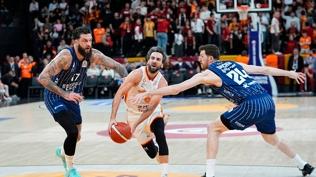 Anadolu Efes, Sinan Erdem'de Galatasaray'� ge�ti