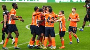 Ba�ak�ehir, son dakikalarda buldu�u golle hedefini s�rd�rd�